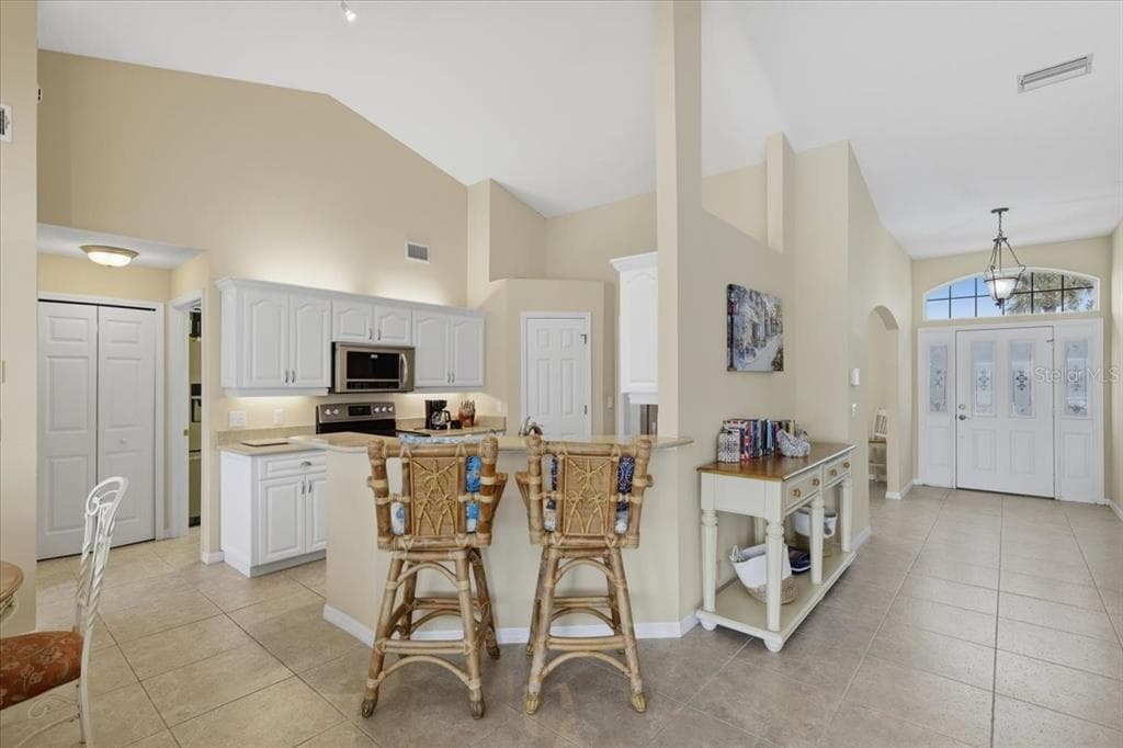 36 CLOVERDALE COURT N photo 9