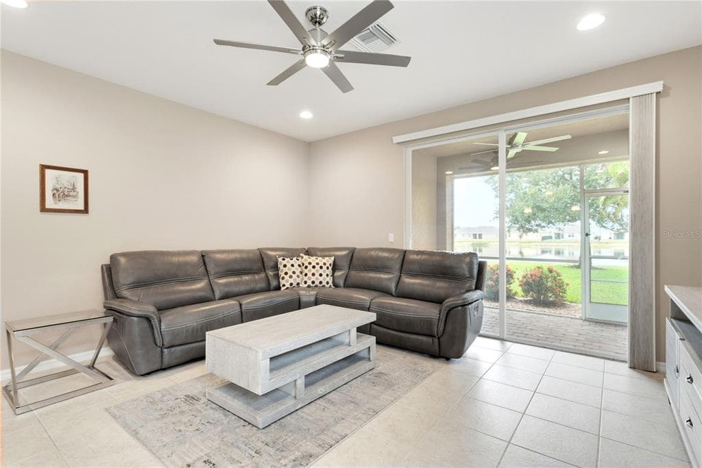 4284 RIVER BANK WAY photo 10