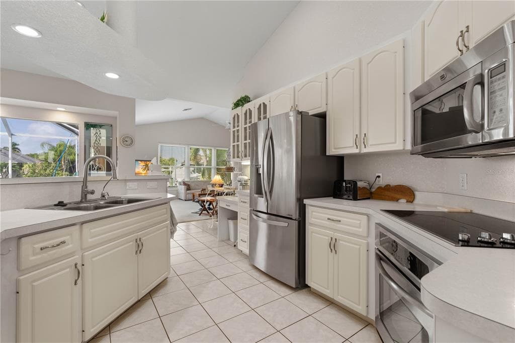 1741 SUZI STREET photo 23