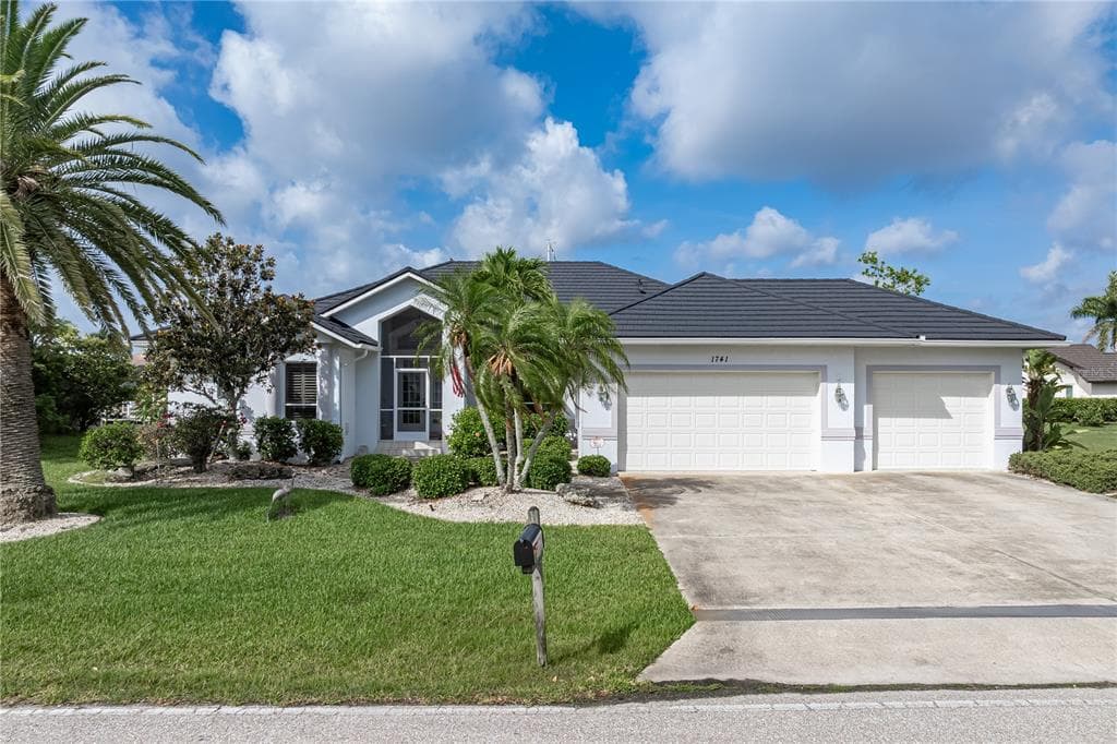 1741 SUZI STREET photo 1