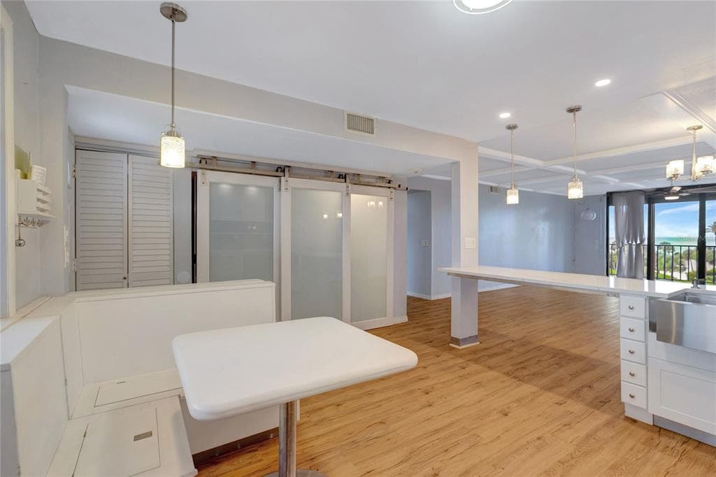 1581 GULF BOULEVARD 302N photo 7