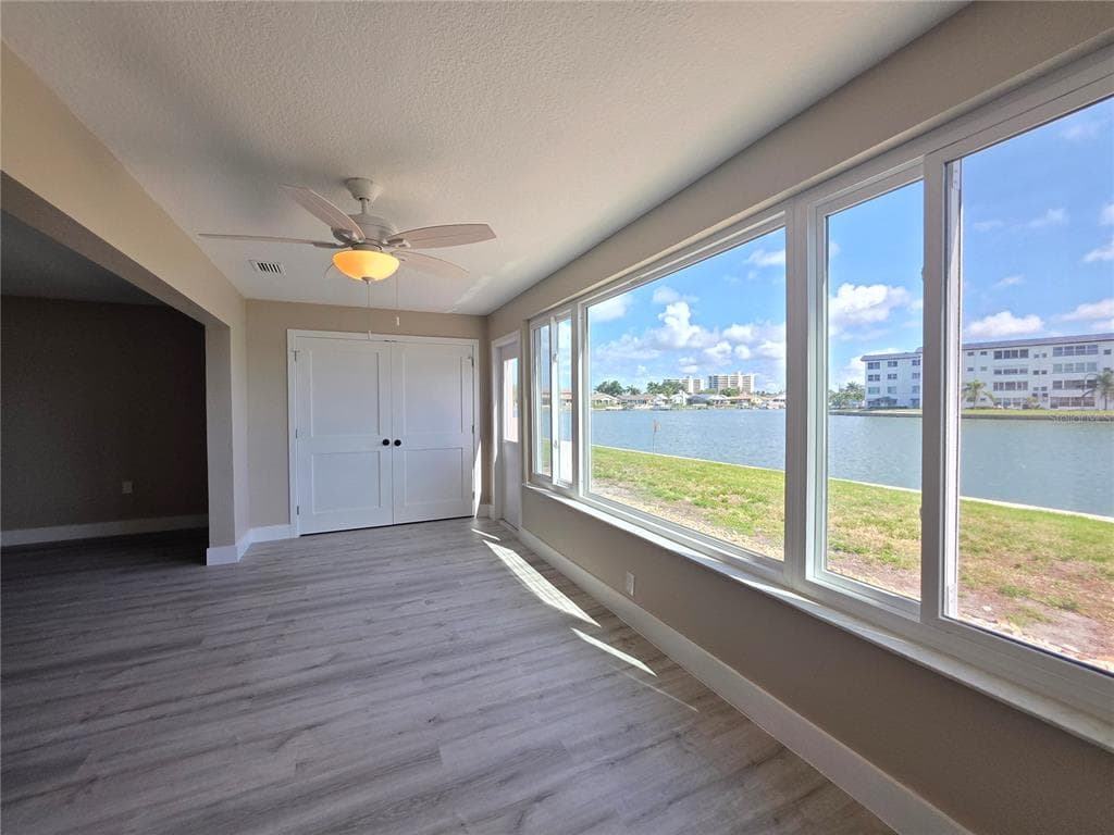 6025 SHORE BOULEVARD S 105 photo 12