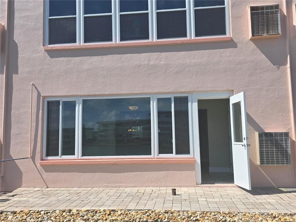 6025 SHORE BOULEVARD S 105 photo 20