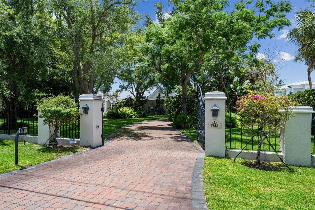 8152 LONGBAY BOULEVARD photo 8