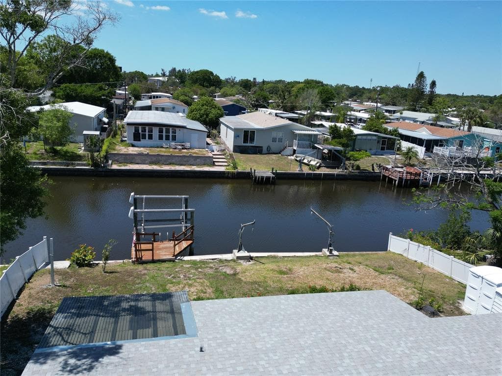 5812 LIVERPOOL DRIVE photo 22