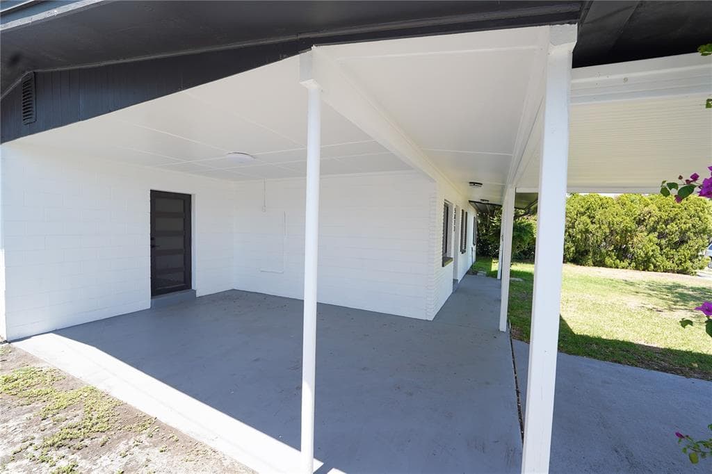 5812 LIVERPOOL DRIVE photo 9