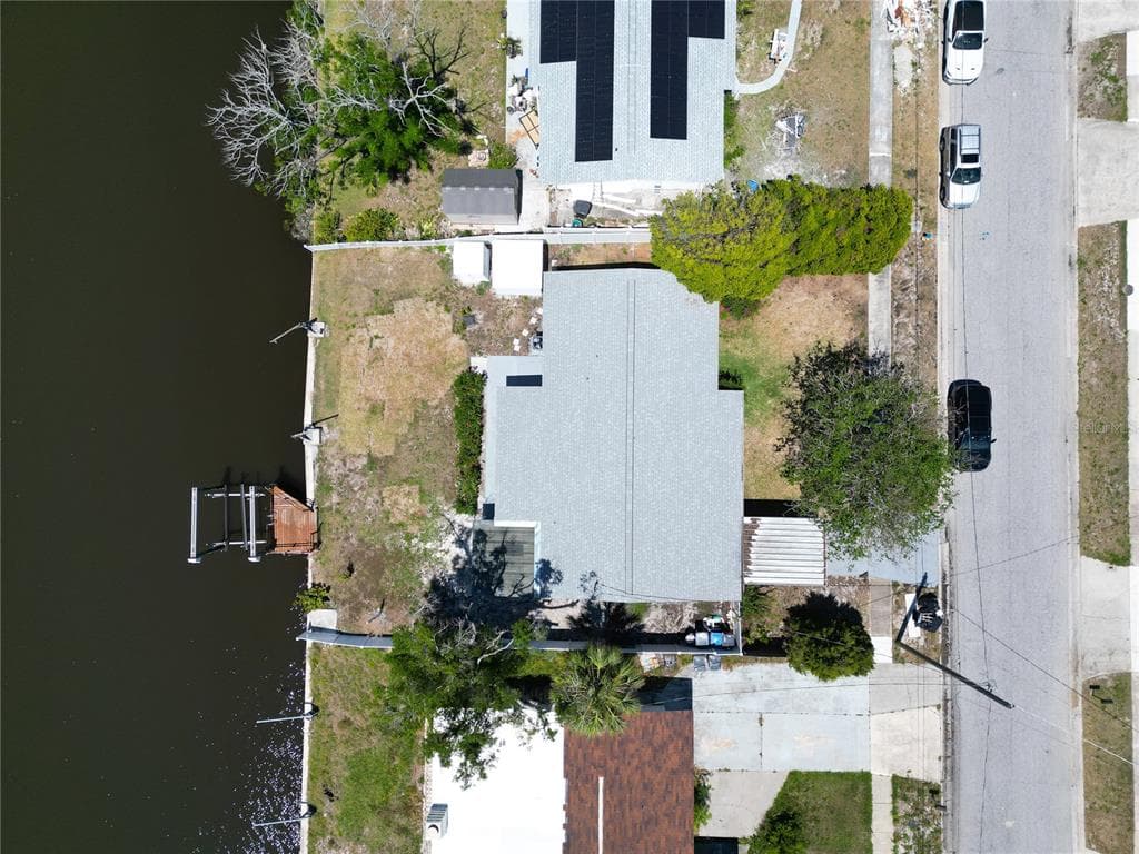 5812 LIVERPOOL DRIVE photo 15