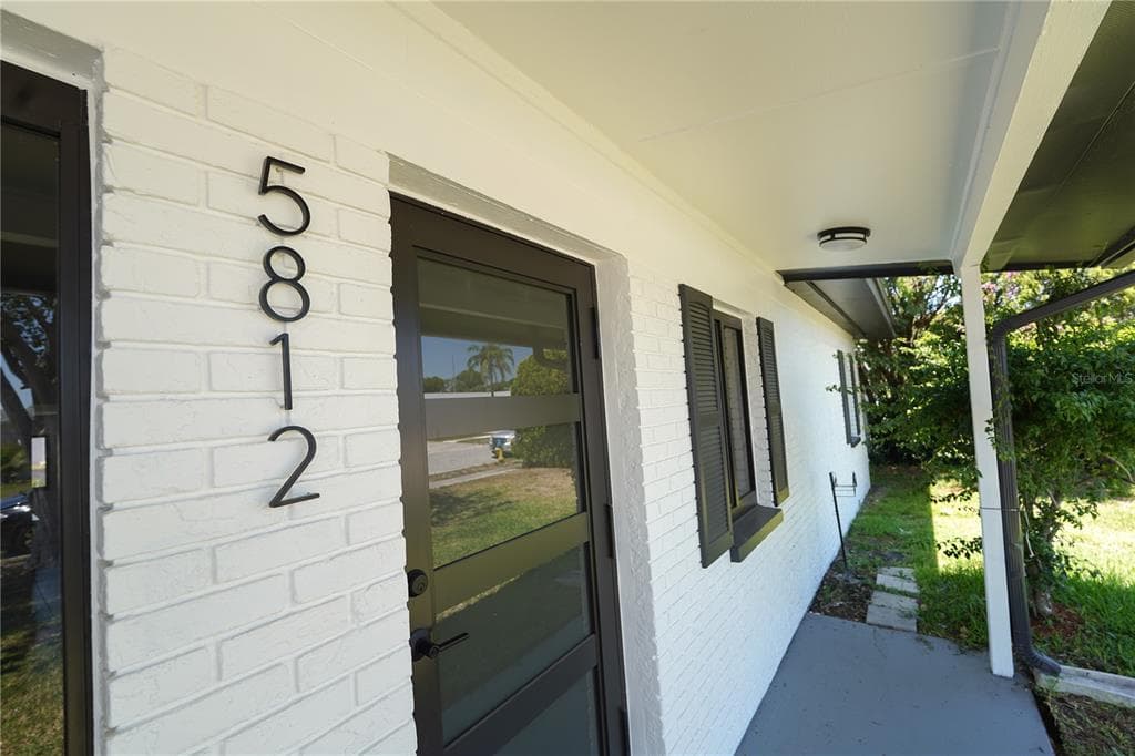 5812 LIVERPOOL DRIVE photo 8