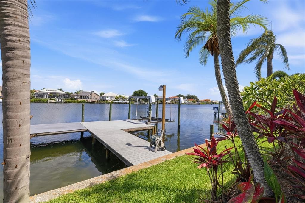 831 CHIPAWAY DRIVE 1