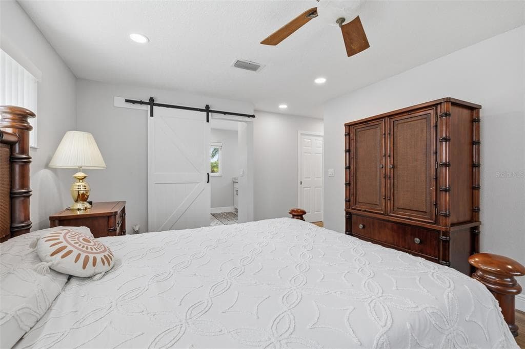 831 CHIPAWAY DRIVE photo 25