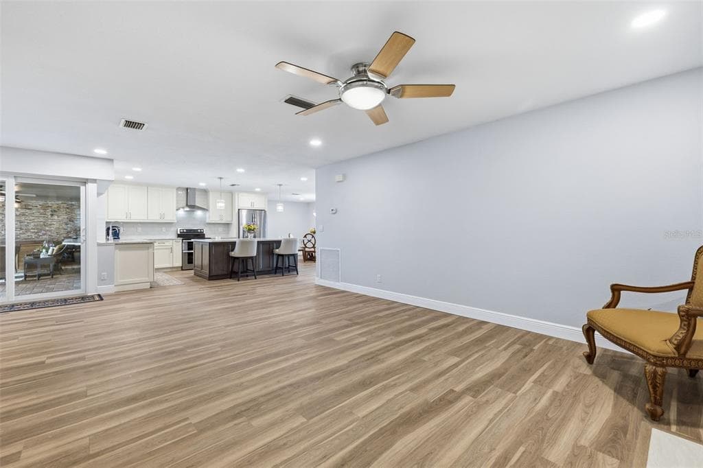 831 CHIPAWAY DRIVE photo 21