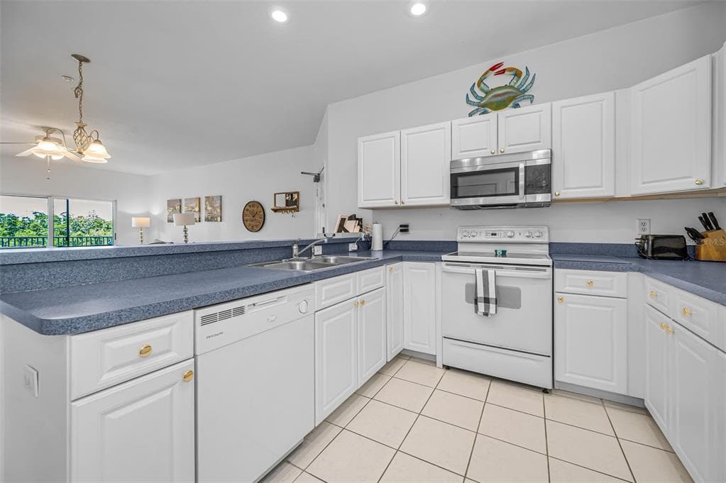 19829 GULF BOULEVARD 501 photo 13