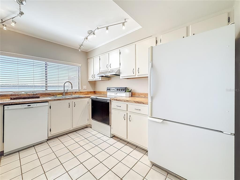9209 SEMINOLE BOULEVARD 32 photo 10