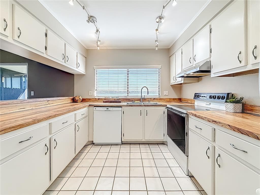 9209 SEMINOLE BOULEVARD 32 photo 11
