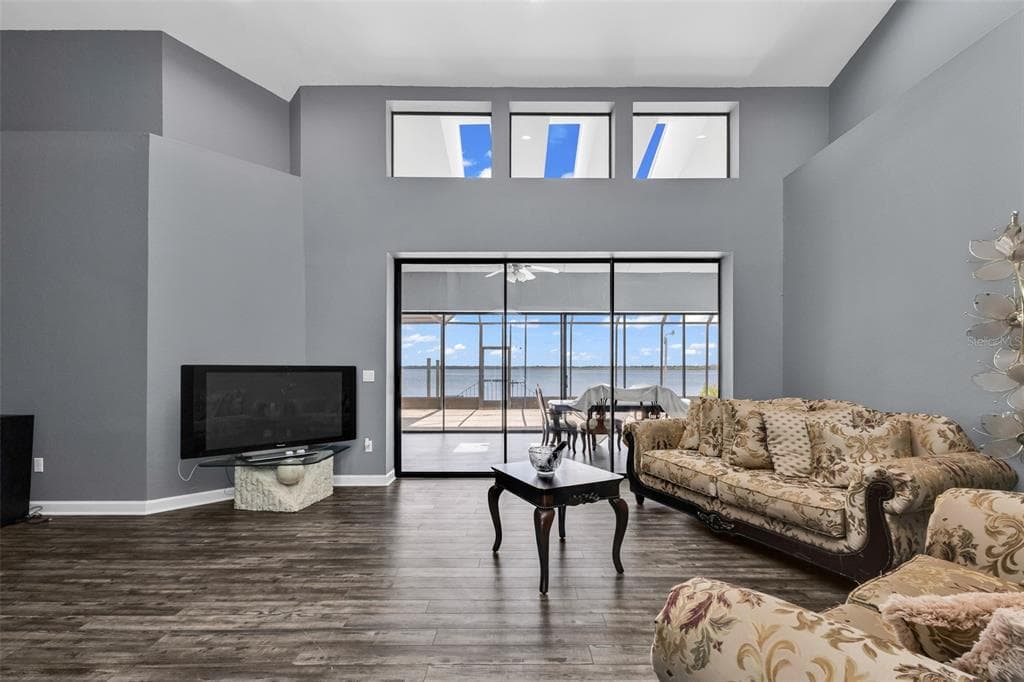 12558 BACCHUS ROAD photo 14