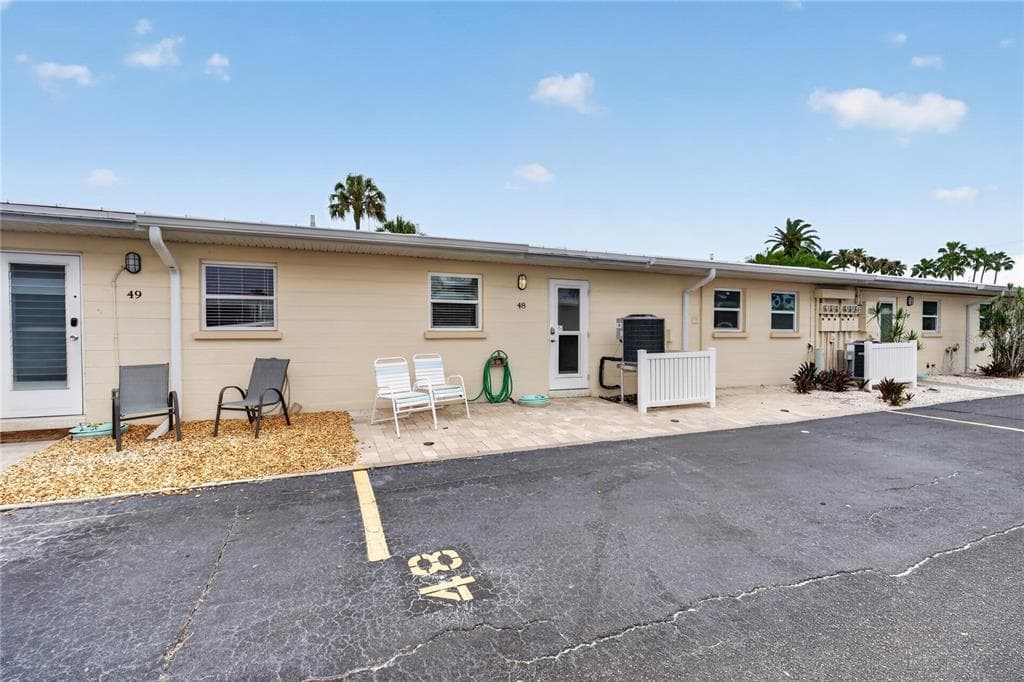 5830 MIDNIGHT PASS ROAD 48 photo 3