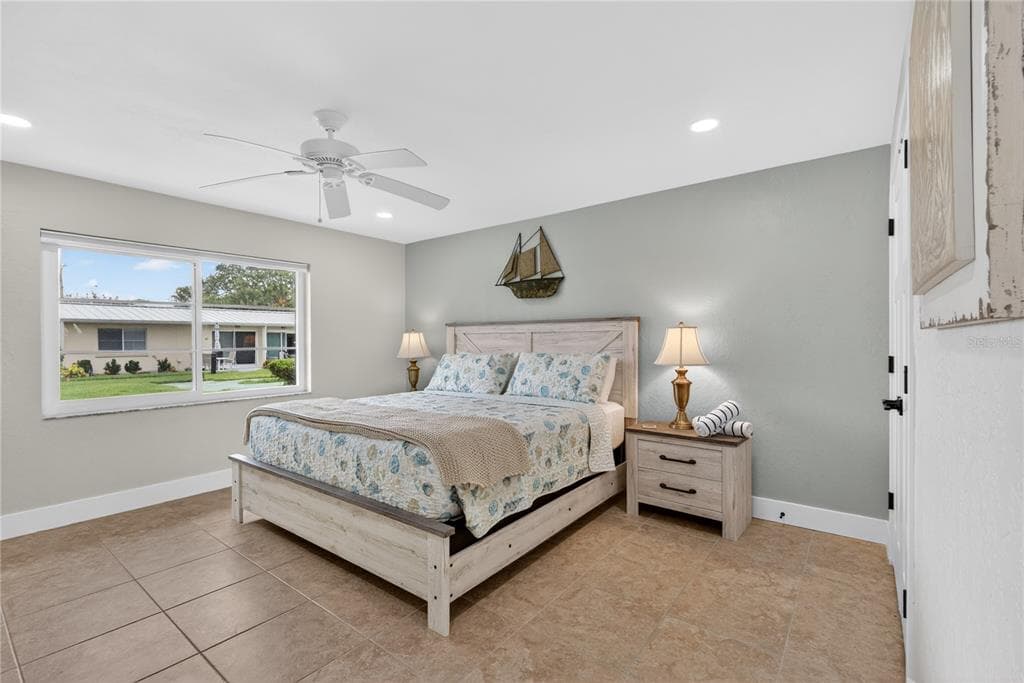 5830 MIDNIGHT PASS ROAD 48 photo 10