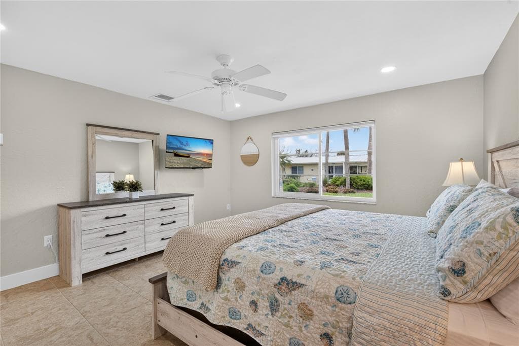 5830 MIDNIGHT PASS ROAD 48 photo 11