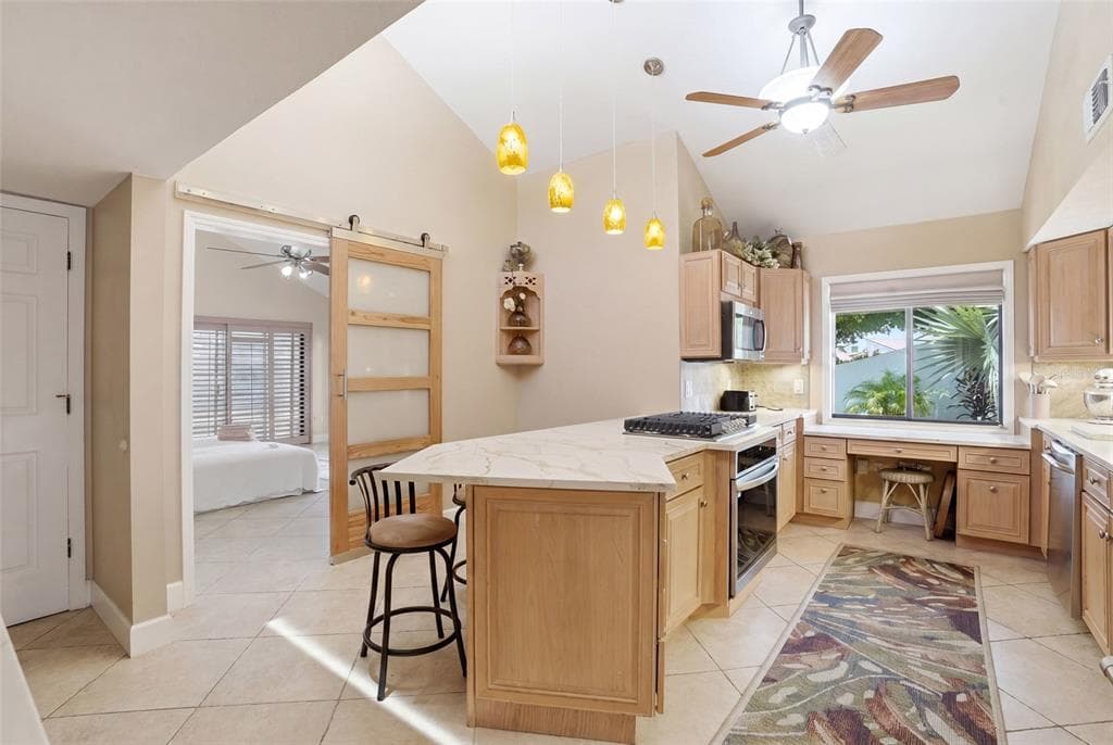 25188 MARION AVENUE 10 photo 14