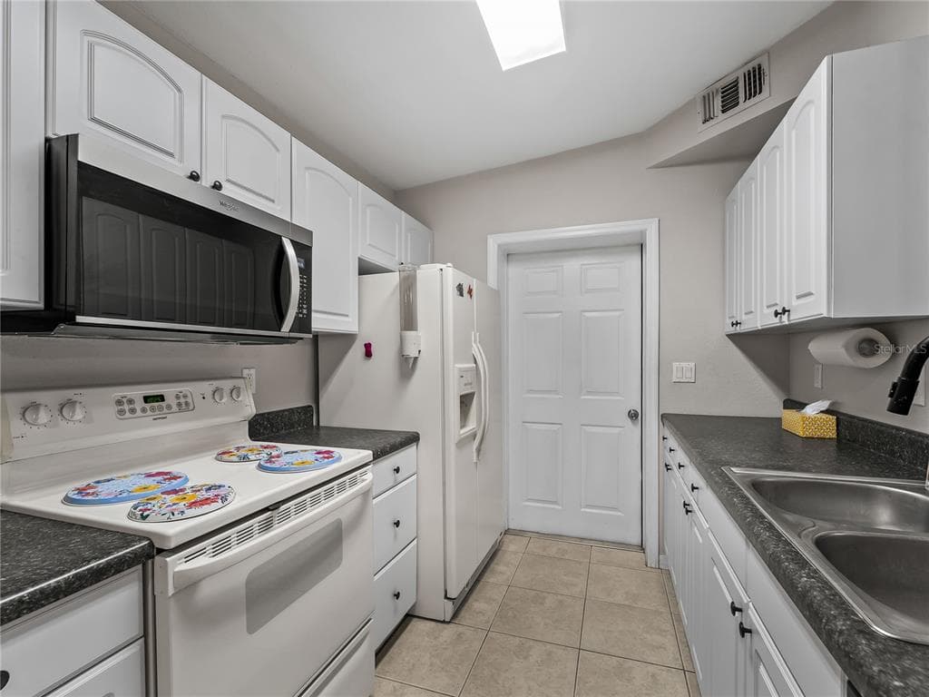 3181 NORMANDY DRIVE photo 13