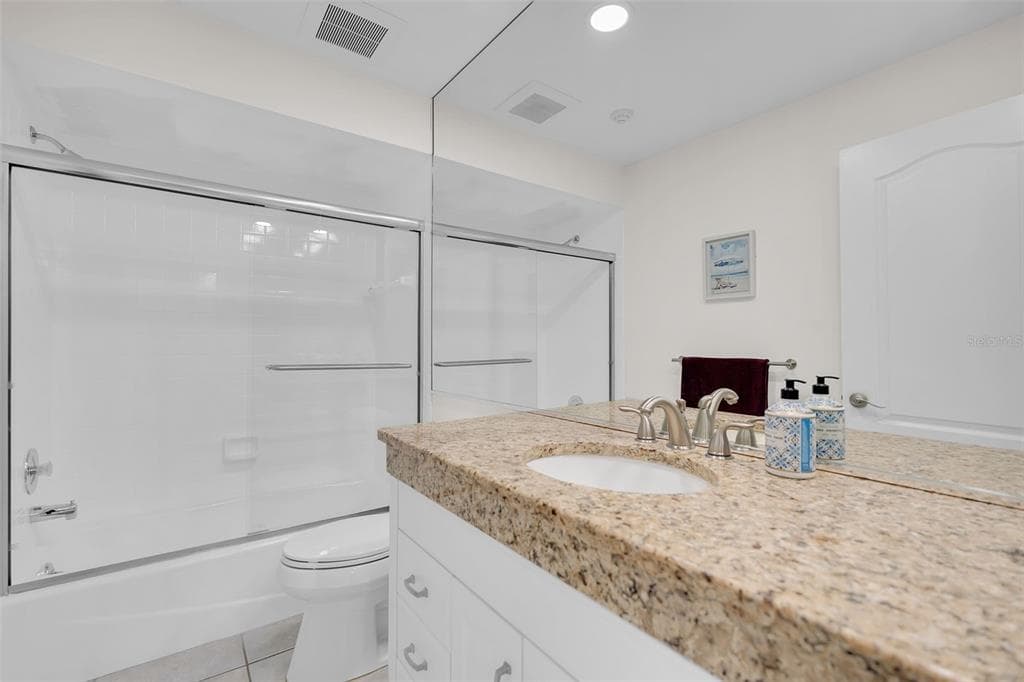 862 HUDSON AVENUE 862 photo 12