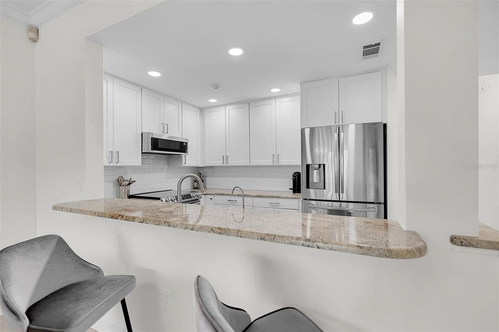 862 HUDSON AVENUE 862 photo 19