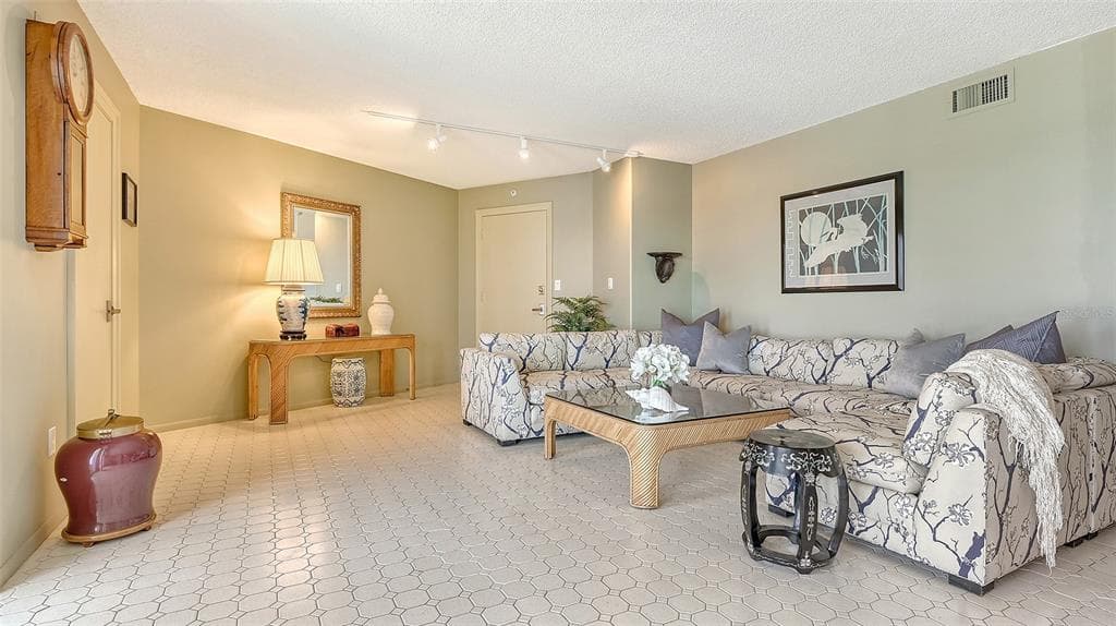 2301 GULF OF MEXICO DRIVE 33N photo 6