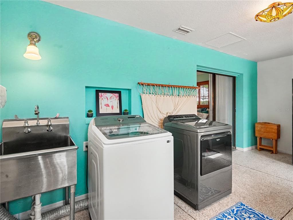 2320 LAKE SHORE DRIVE photo 25