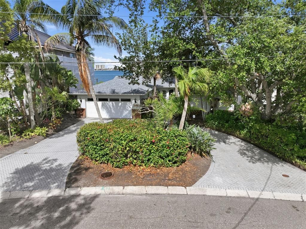 1832 VENETIAN POINT DRIVE photo 9