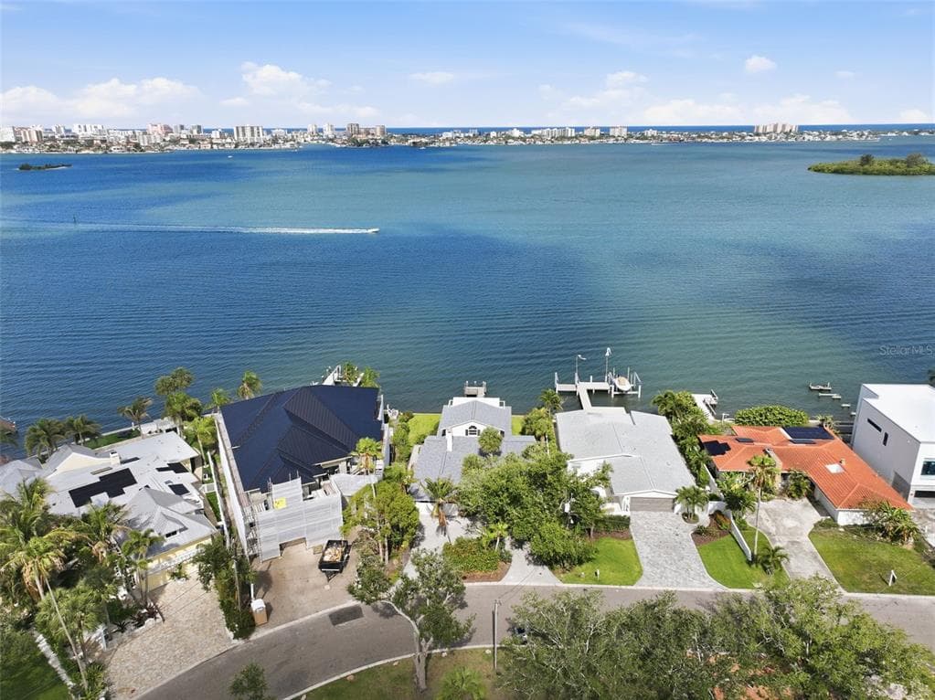 1832 VENETIAN POINT DRIVE photo 18