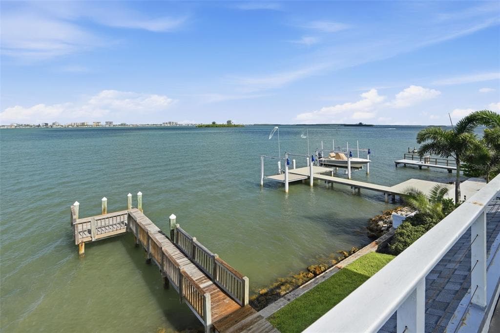 1832 VENETIAN POINT DRIVE photo 15