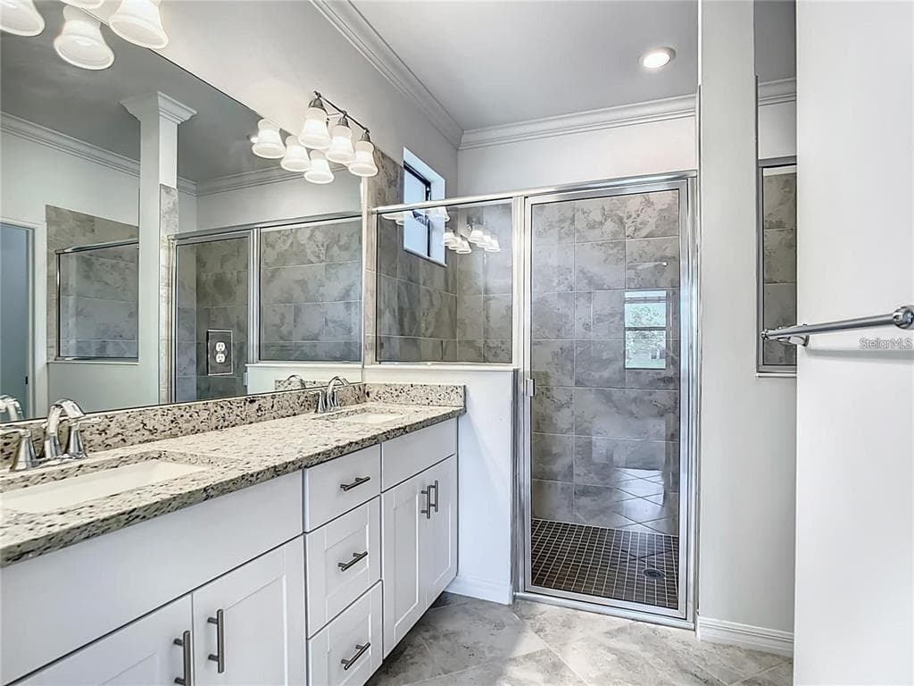 11100 BALFOUR STREET photo 4