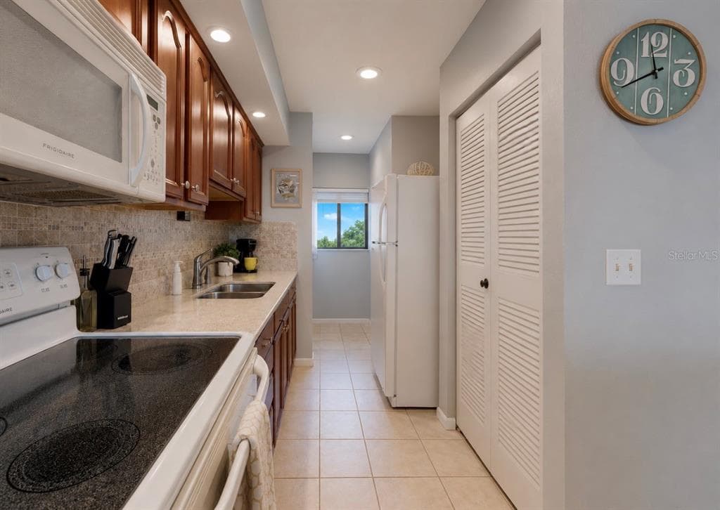 810 BAHIA DEL SOL DRIVE 16 photo 16