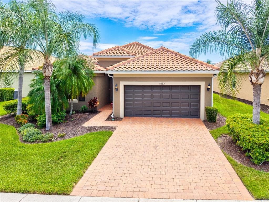 19302 JACINDA STREET photo 1