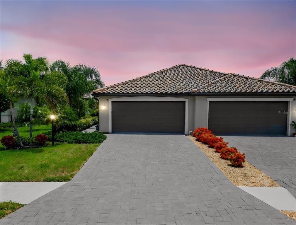5323 WHITE SAND COVE photo 2