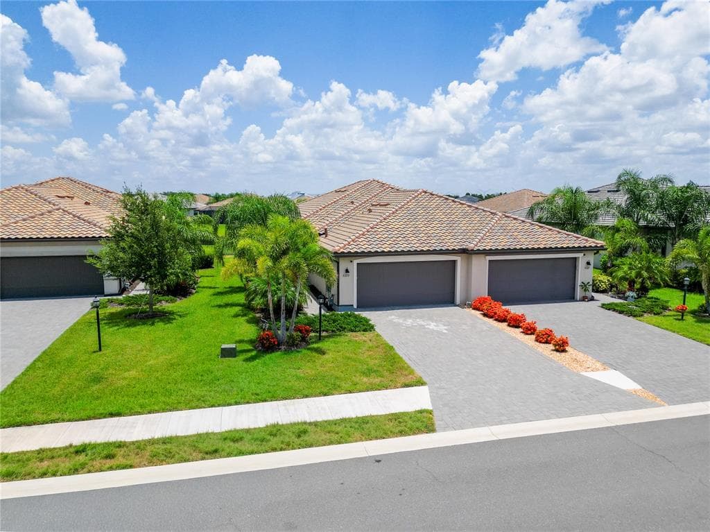 5323 WHITE SAND COVE photo 17