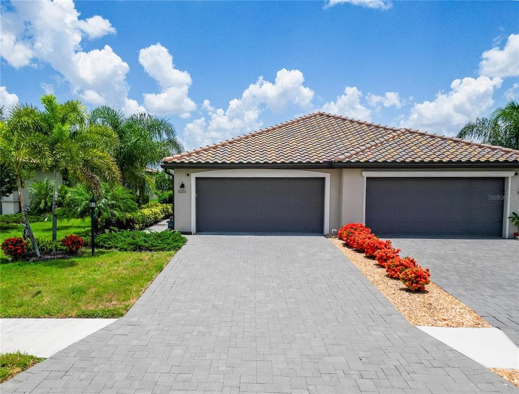 5323 WHITE SAND COVE photo 1