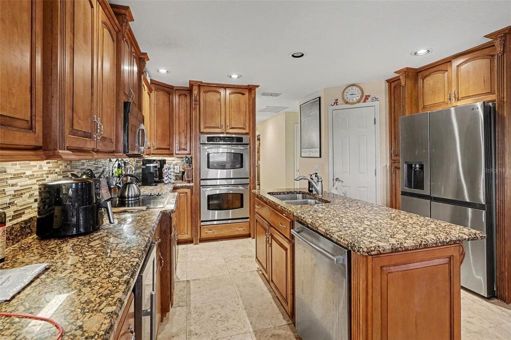 3073 LANDINGS COURT photo 13