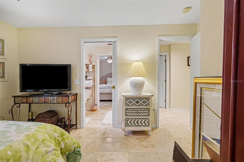3073 LANDINGS COURT photo 17