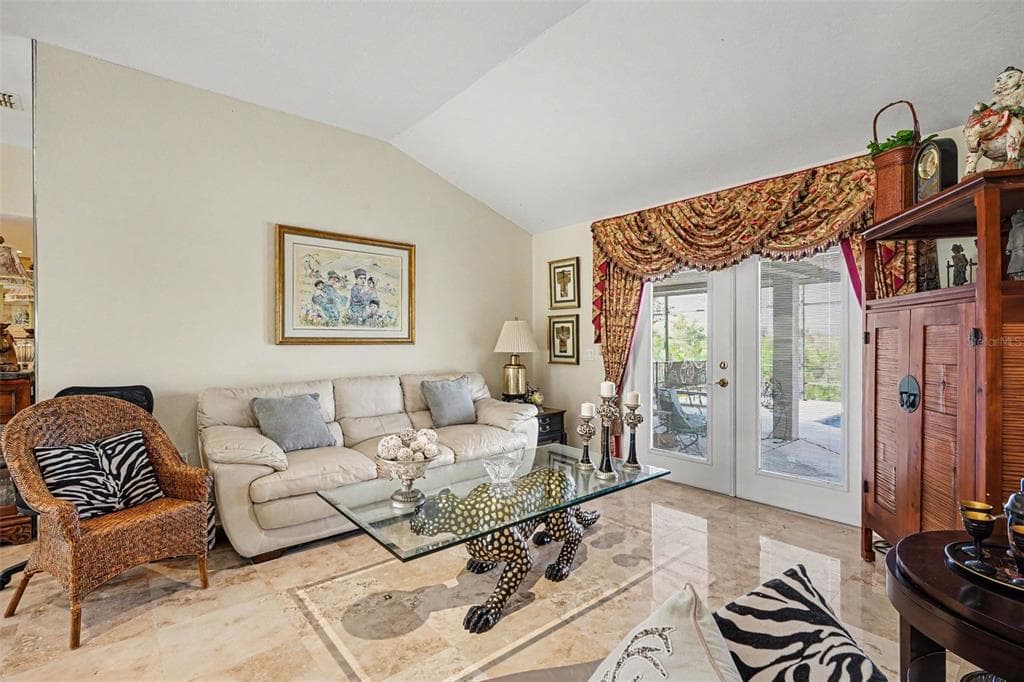 3073 LANDINGS COURT photo 5