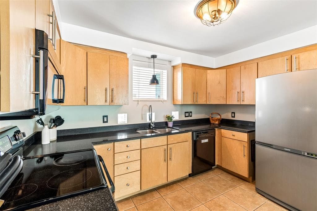 4950 BAYSHORE BOULEVARD 30 photo 13