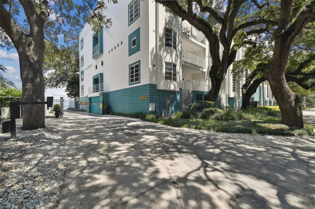 4950 BAYSHORE BOULEVARD 30 photo 1