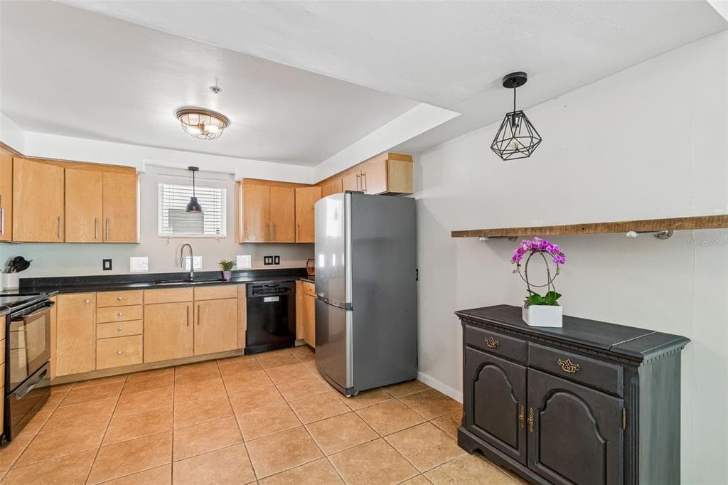 4950 BAYSHORE BOULEVARD 30 photo 9