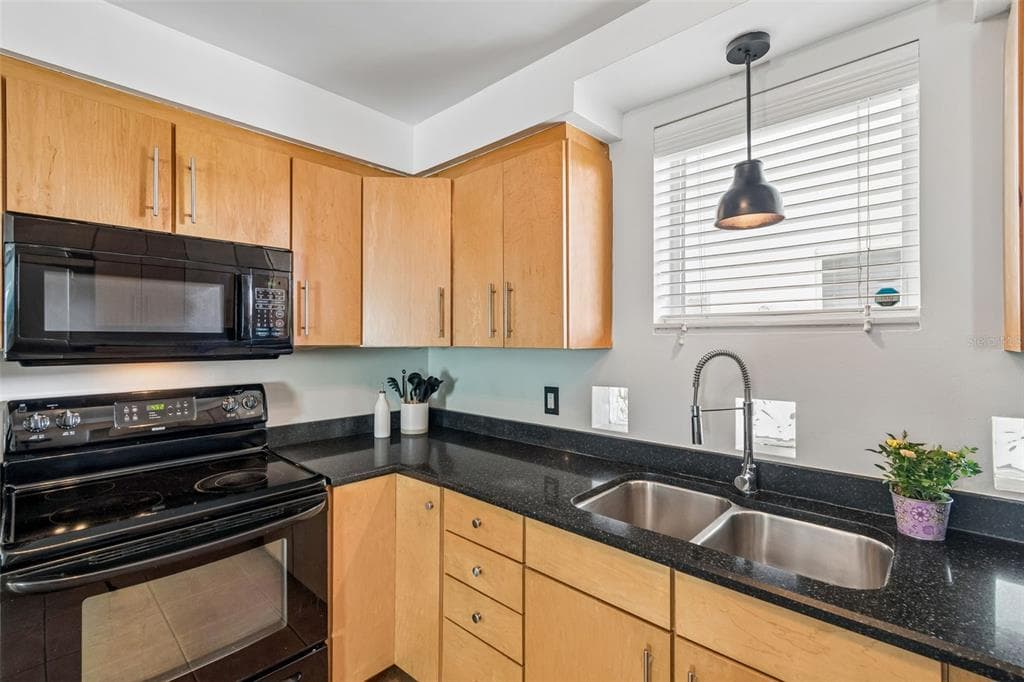 4950 BAYSHORE BOULEVARD 30 photo 14
