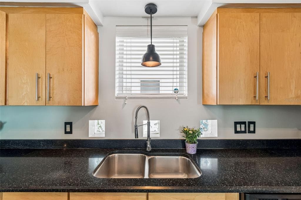 4950 BAYSHORE BOULEVARD 30 photo 15