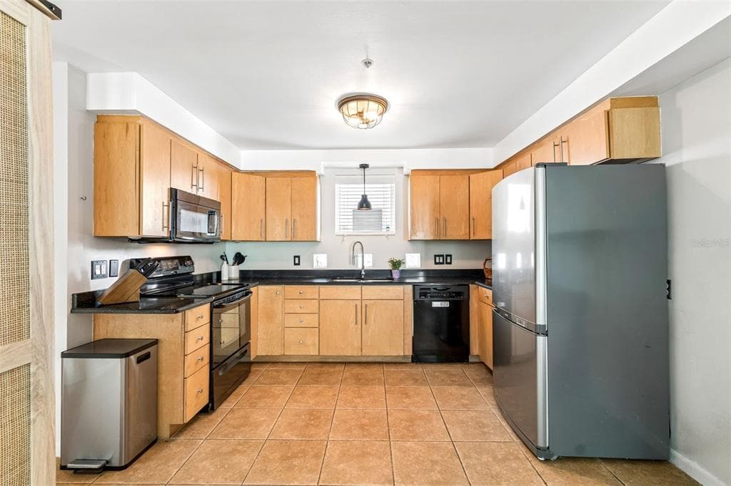 4950 BAYSHORE BOULEVARD 30 photo 11