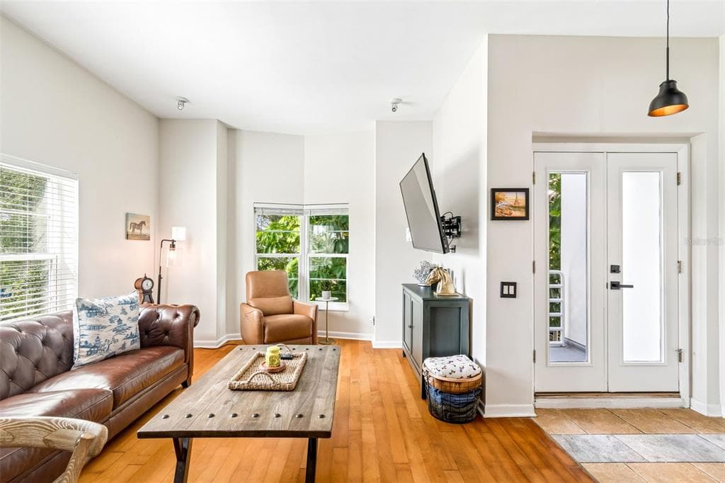4950 BAYSHORE BOULEVARD 30 photo 25