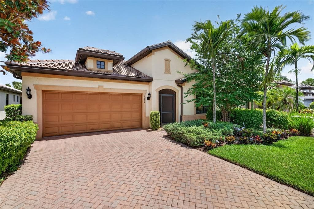 5979 PROSPERITY LANE photo 2