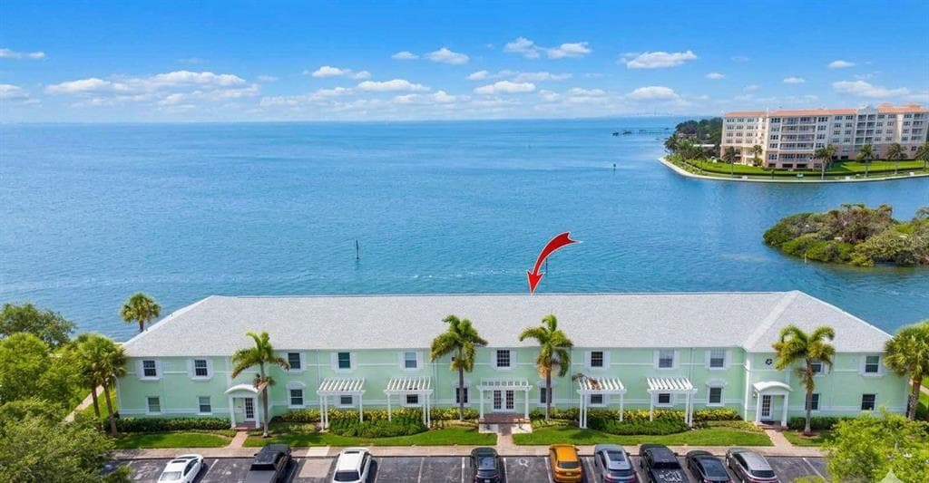 5282 BEACH DRIVE SE APT D photo 2