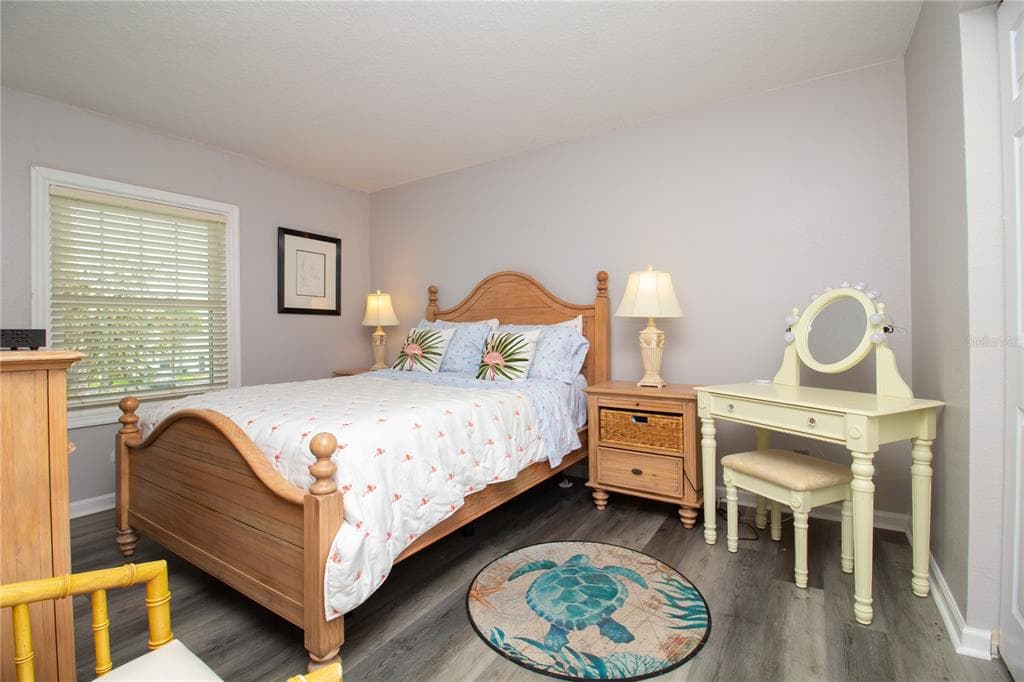 5282 BEACH DRIVE SE APT D photo 10